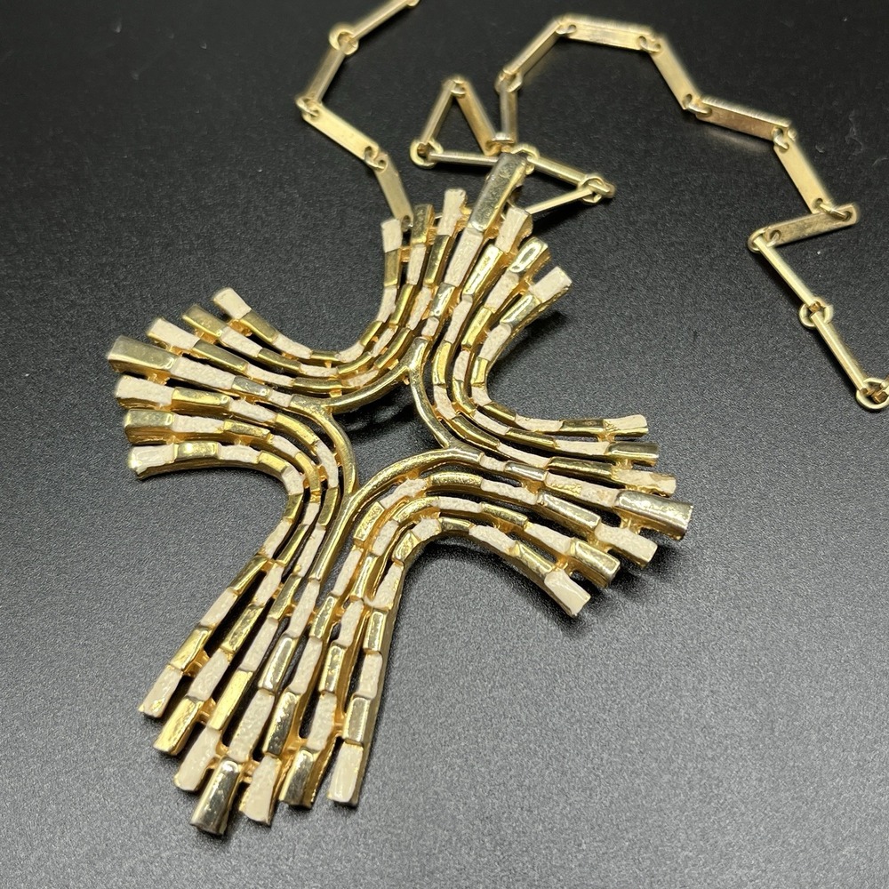 Vintage 60s Gold Tone & White Enamel Chunky Brutalist Cross Pendant Necklace 18"
